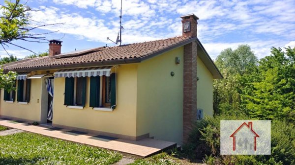 casa indipendente in vendita a Giavera del Montello in zona Santi Angeli