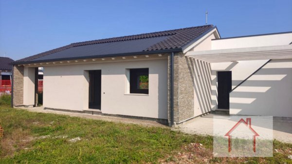 casa indipendente in vendita a Giavera del Montello in zona Cusignana