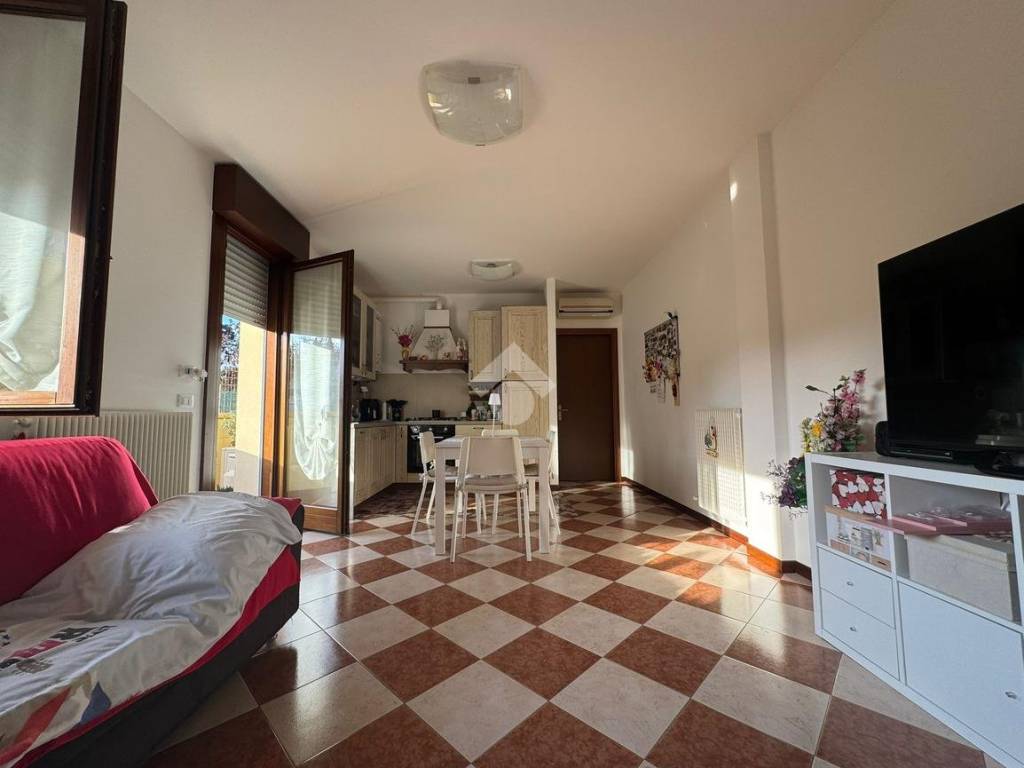 appartamento in vendita a Giavera del Montello in zona Cusignana