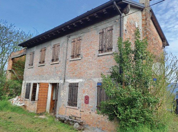 casa indipendente in vendita a Giavera del Montello in zona Santi Angeli