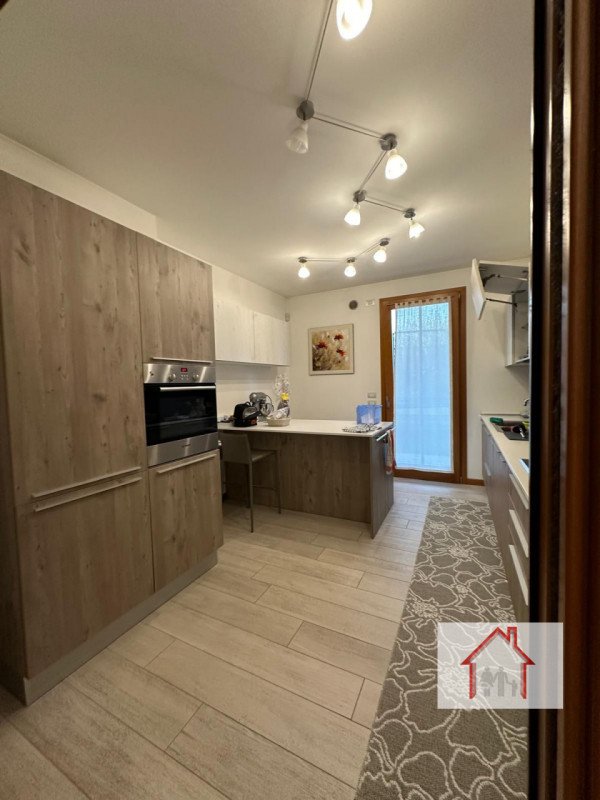 casa semindipendente in vendita a Giavera del Montello in zona Cusignana