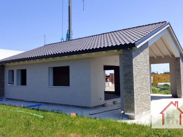 casa indipendente in vendita a Giavera del Montello in zona Cusignana