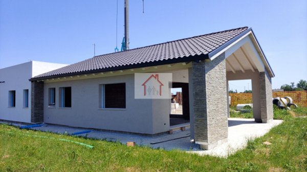 casa indipendente in vendita a Giavera del Montello in zona Cusignana