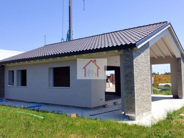 casa indipendente in vendita a Giavera del Montello in zona Cusignana