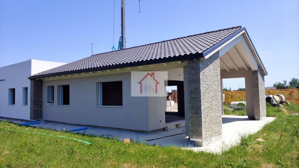 casa indipendente in vendita a Giavera del Montello in zona Cusignana