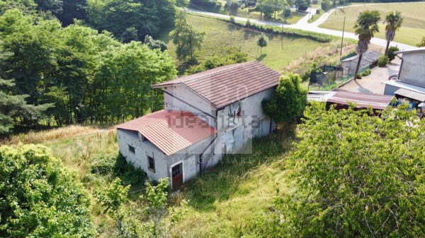 quadrivano in vendita a Giavera del Montello in zona Santi Angeli