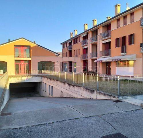 ufficio in vendita a Giavera del Montello