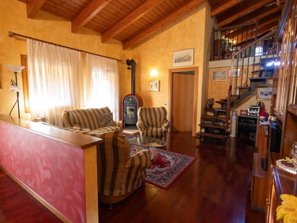 appartamento in vendita a Giavera del Montello in zona Cusignana