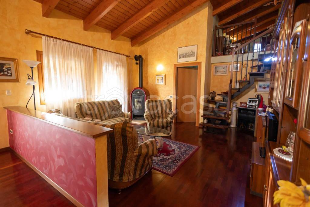 appartamento in vendita a Giavera del Montello in zona Cusignana