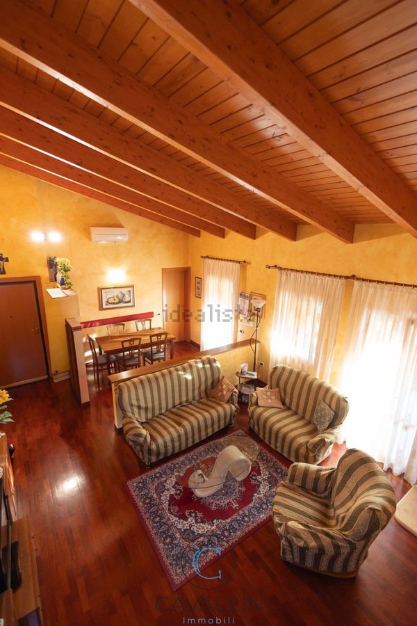 appartamento in vendita a Giavera del Montello in zona Cusignana