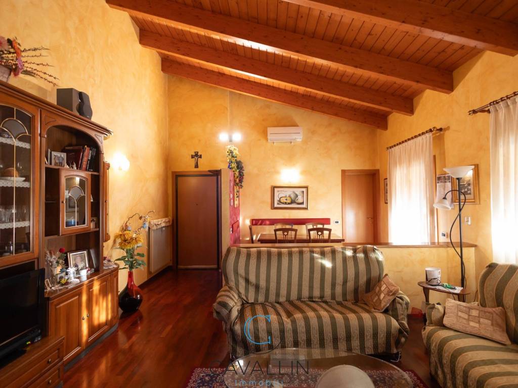 appartamento in vendita a Giavera del Montello in zona Cusignana