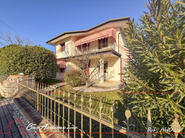 casa indipendente in vendita a Giavera del Montello in zona Cusignana