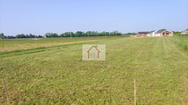 terreno edificabile in vendita a Giavera del Montello in zona Cusignana