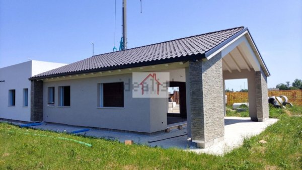 casa indipendente in vendita a Giavera del Montello in zona Cusignana