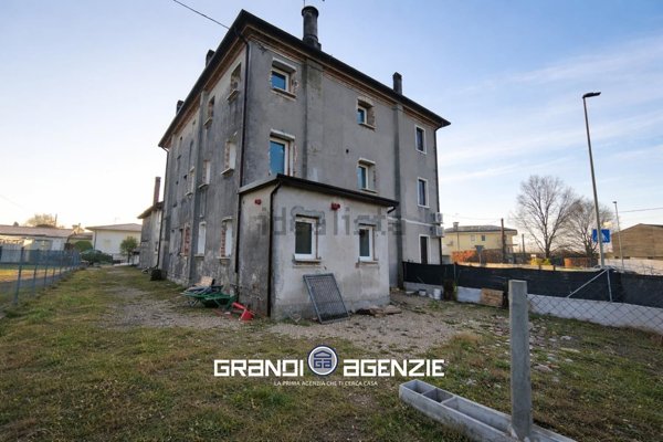 pentavano in vendita a Giavera del Montello