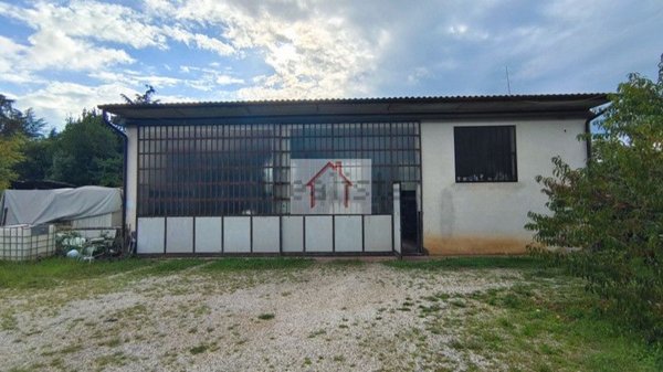 terreno edificabile in vendita a Giavera del Montello in zona Santi Angeli