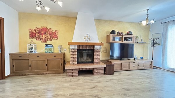 casa indipendente in vendita a Giavera del Montello in zona Cusignana