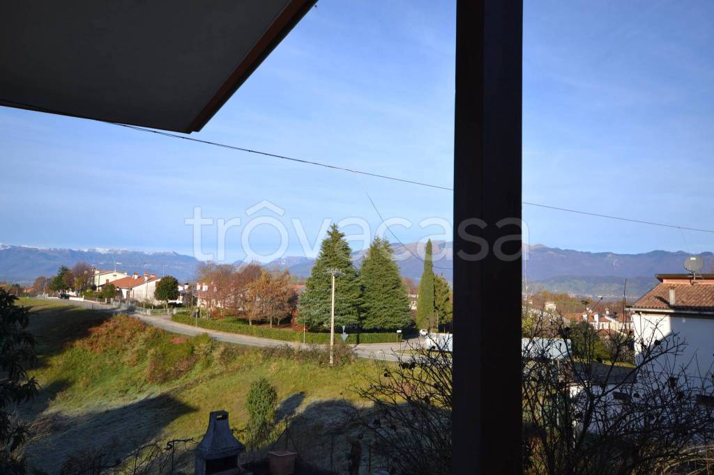 appartamento in vendita a Giavera del Montello in zona Santi Angeli