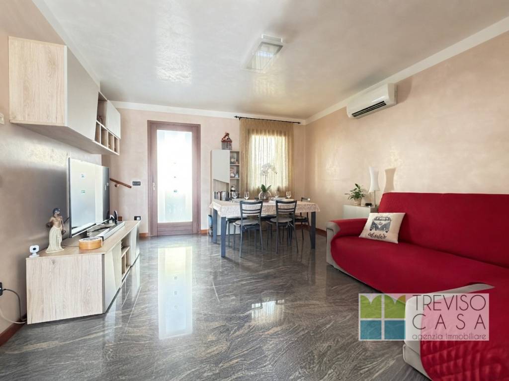 casa indipendente in vendita a Giavera del Montello in zona Cusignana
