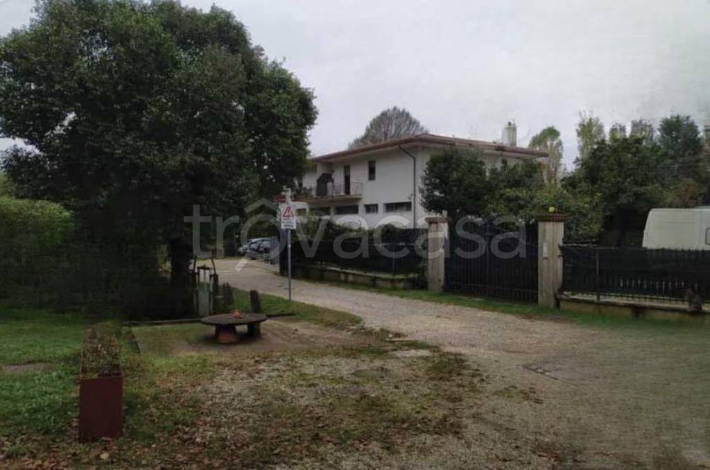 appartamento in vendita a Giavera del Montello in zona Santi Angeli