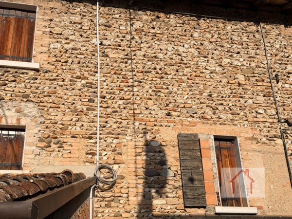 casa semindipendente in vendita a Giavera del Montello in zona Santi Angeli