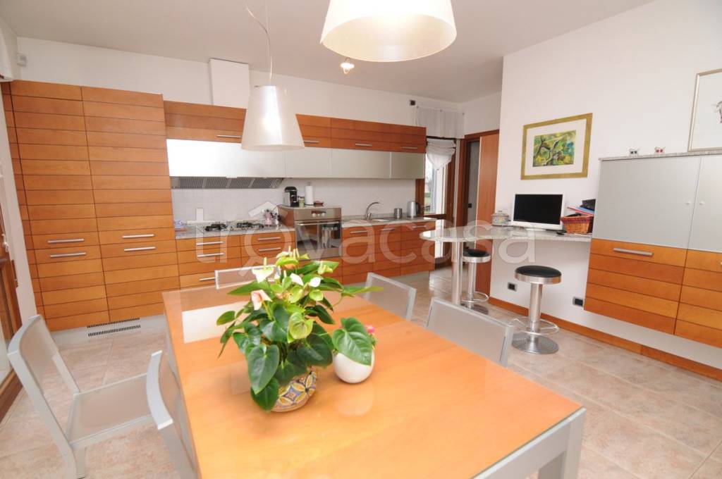 casa indipendente in vendita a Godega di Sant'Urbano