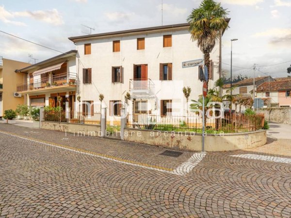 casa indipendente in vendita a Godega di Sant'Urbano