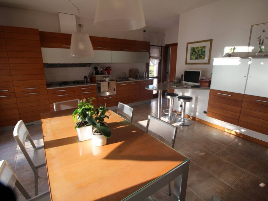 casa indipendente in vendita a Godega di Sant'Urbano in zona Pianzano