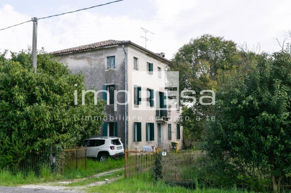 casa indipendente in vendita a Godega di Sant'Urbano in zona Bibano