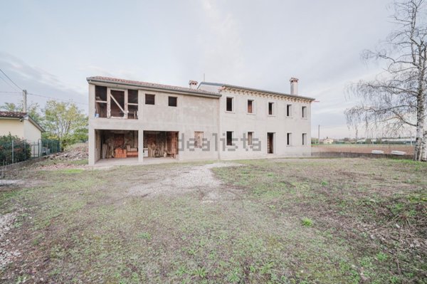 casa indipendente in vendita a Godega di Sant'Urbano in zona Pianzano