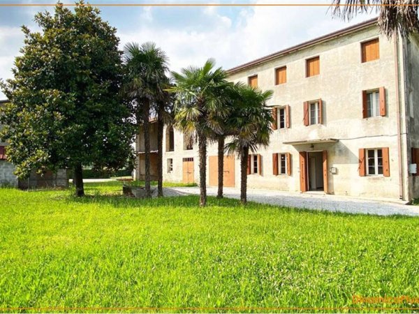 casa indipendente in vendita a Godega di Sant'Urbano in zona Bibano