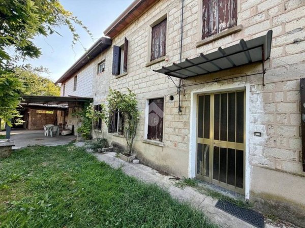 casa indipendente in vendita a Godega di Sant'Urbano in zona Bibano