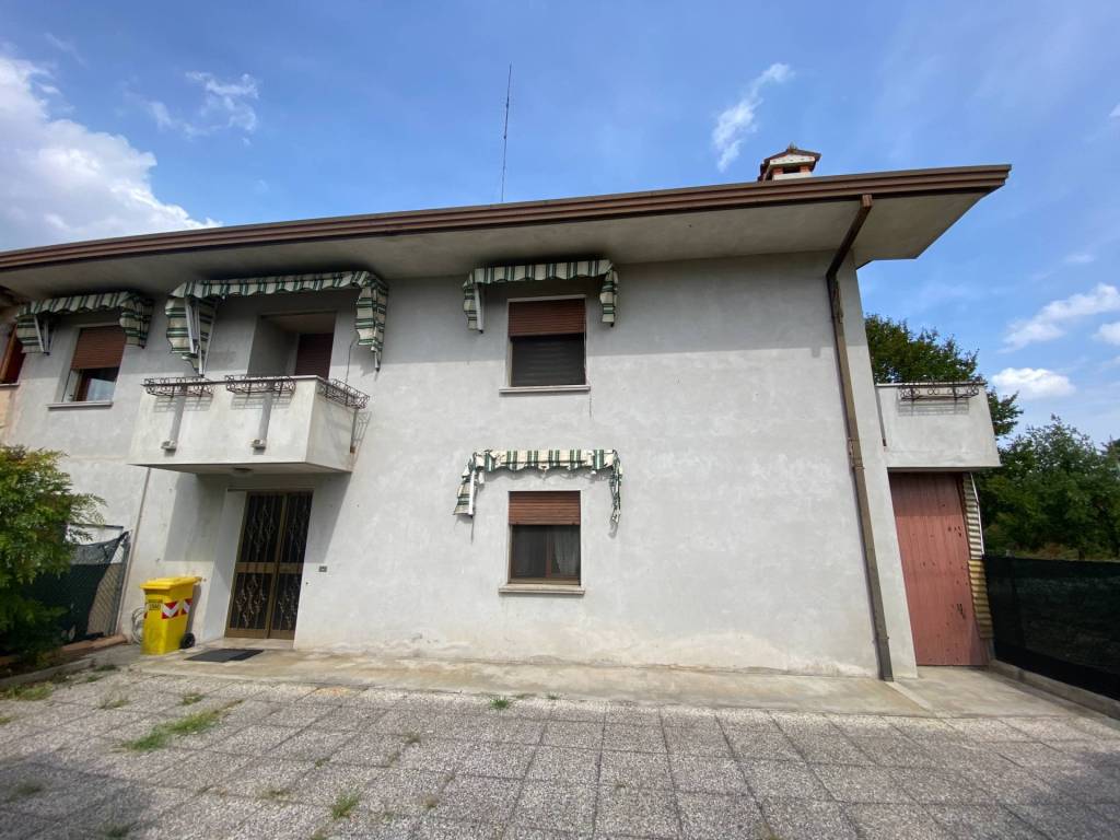 casa indipendente in vendita a Godega di Sant'Urbano in zona Pianzano