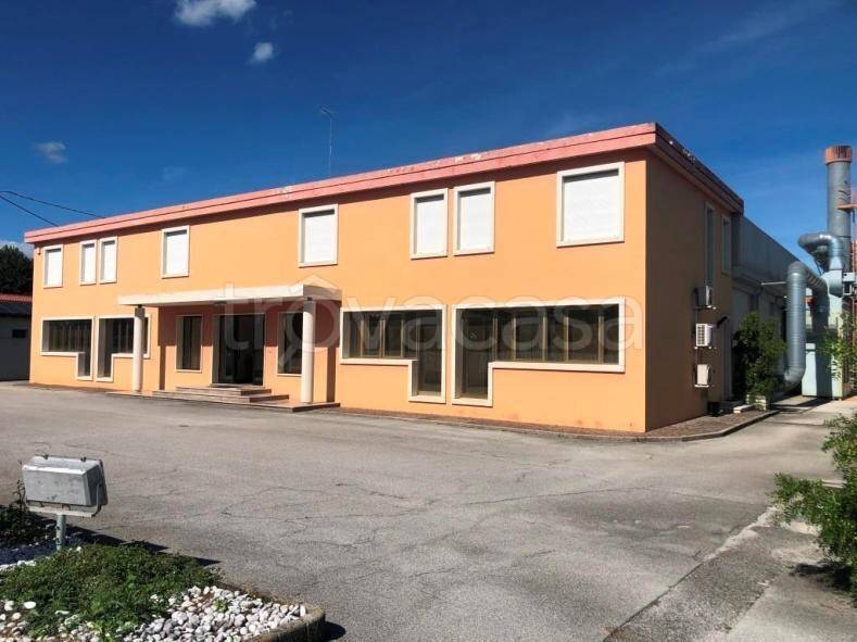 locale commerciale in vendita a Gorgo al Monticano