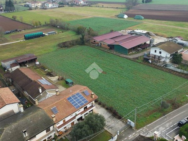 terreno edificabile in vendita ad Istrana in zona Ospedaletto