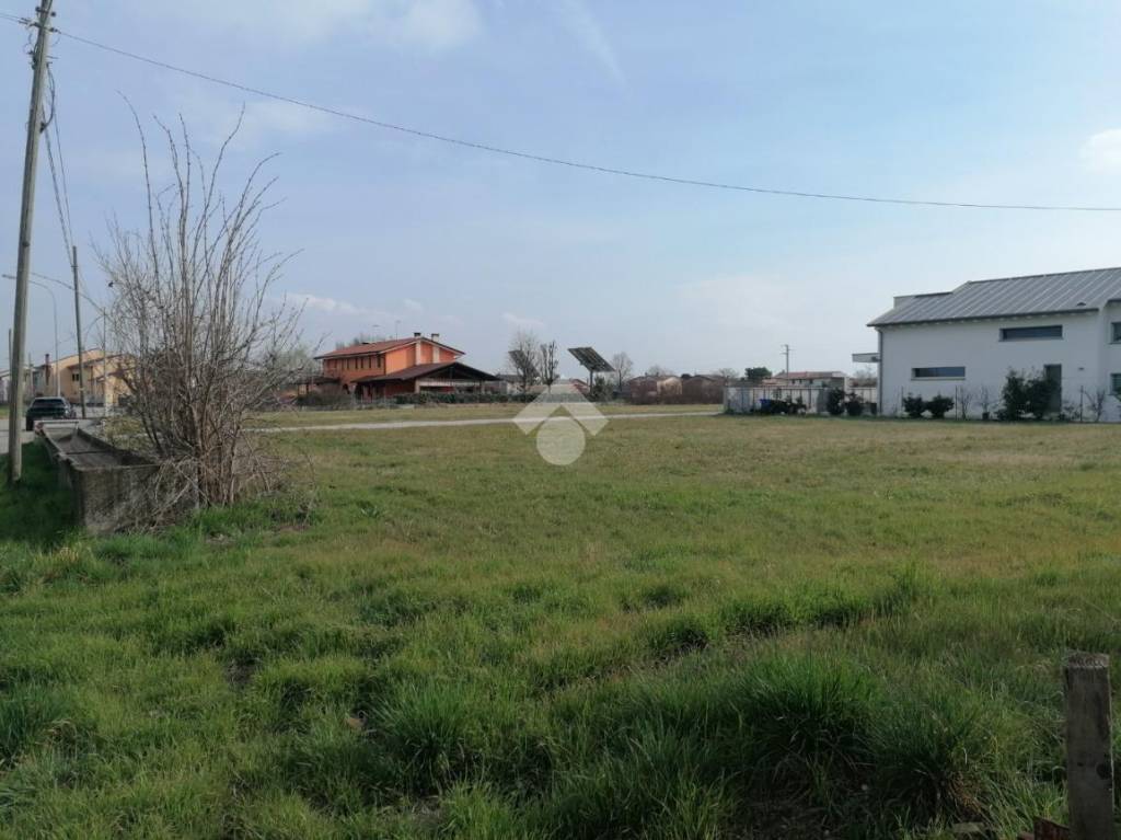 terreno edificabile in vendita ad Istrana in zona Ospedaletto