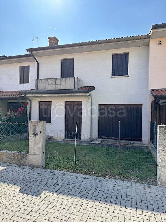 casa indipendente in vendita ad Istrana in zona Ospedaletto