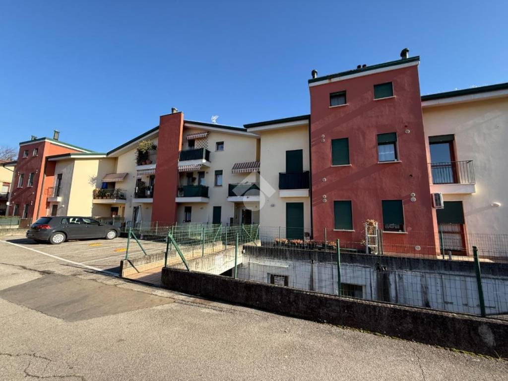 appartamento in vendita ad Istrana in zona Pezzan