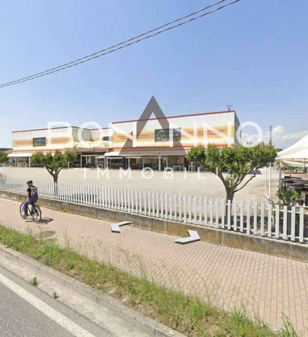 locale commerciale in vendita ad Istrana