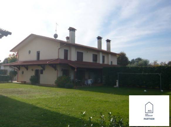 casa indipendente in vendita ad Istrana in zona Pezzan