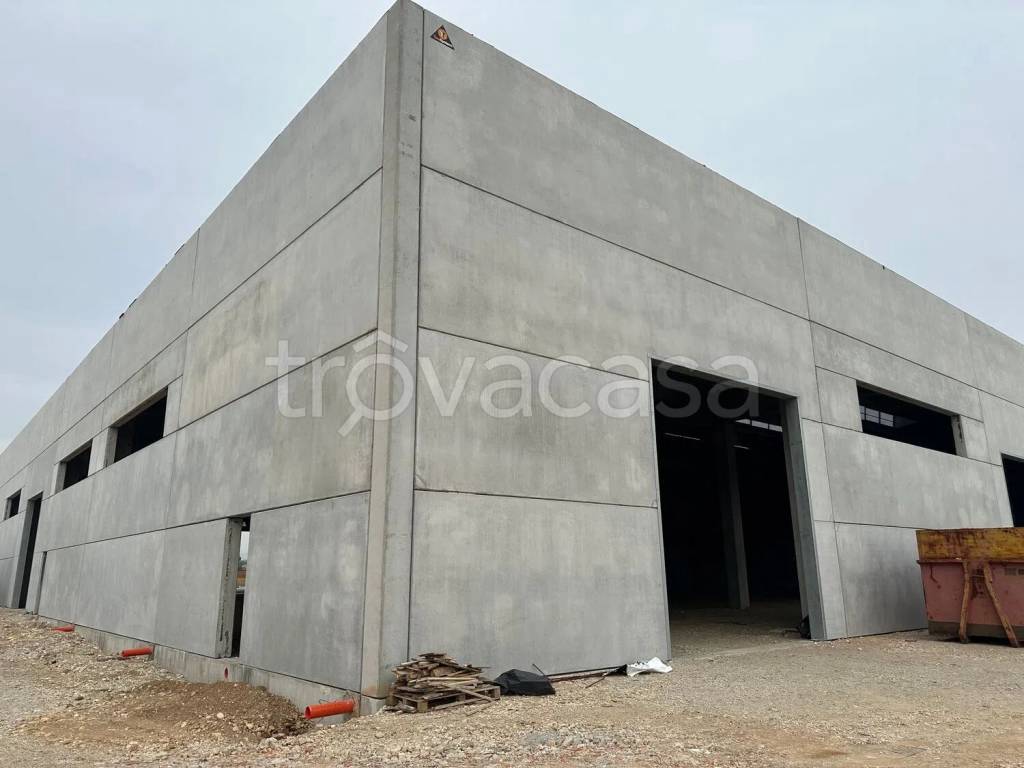 locale commerciale in vendita ad Istrana