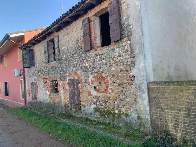 pentavano in vendita ad Istrana