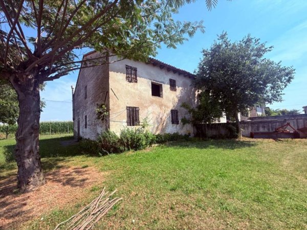casa indipendente in vendita ad Istrana in zona Pezzan