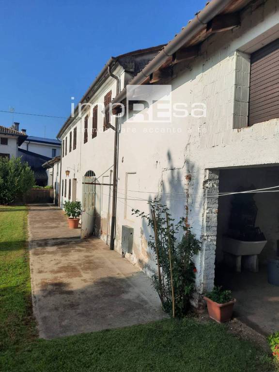 casa indipendente in vendita ad Istrana in zona Pezzan