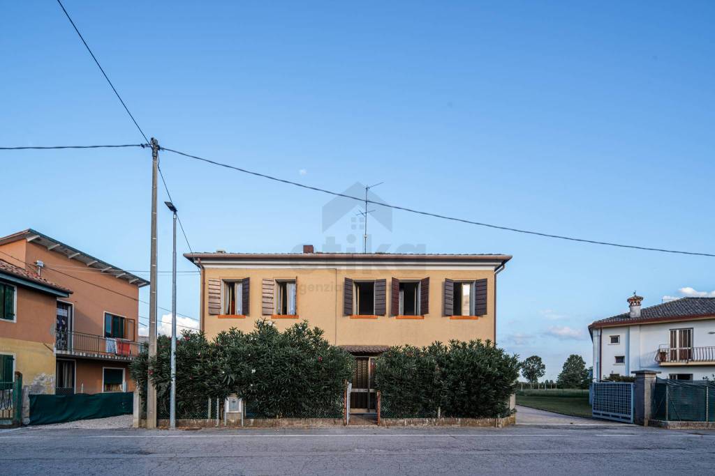 casa indipendente in vendita ad Istrana in zona Pezzan