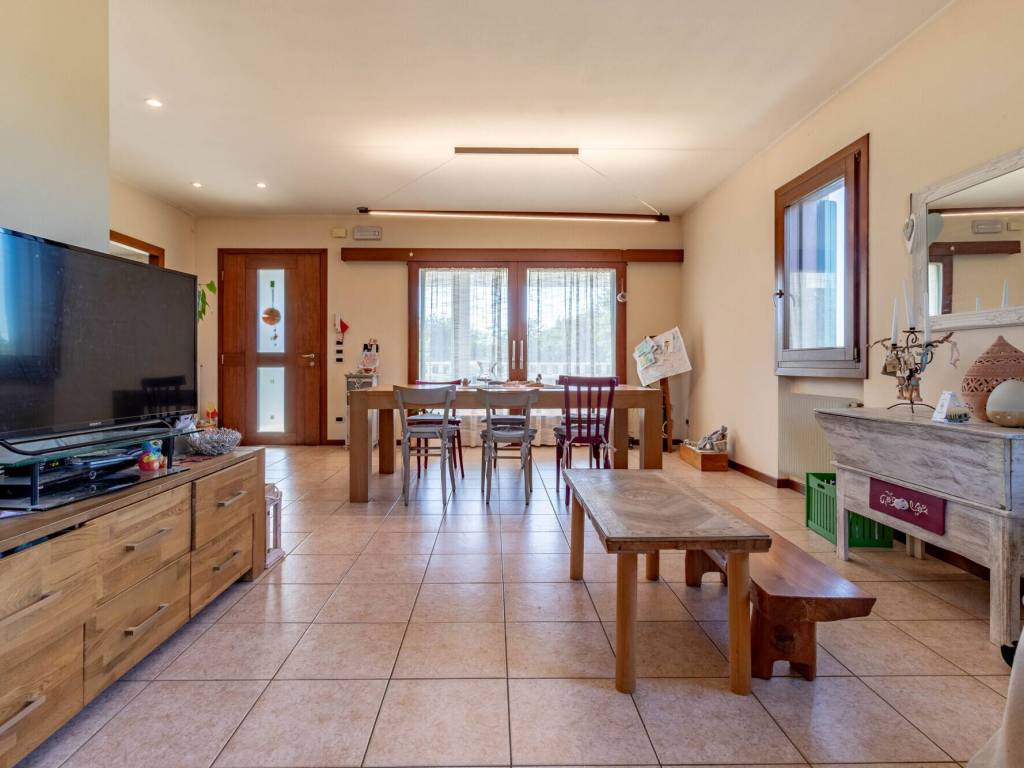 casa indipendente in vendita ad Istrana in zona Sala