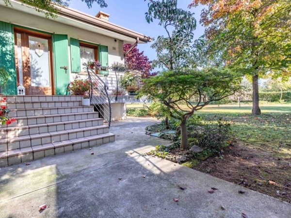 appartamento in vendita ad Istrana in zona Sala