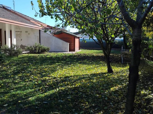 casa indipendente in vendita ad Istrana in zona Ospedaletto