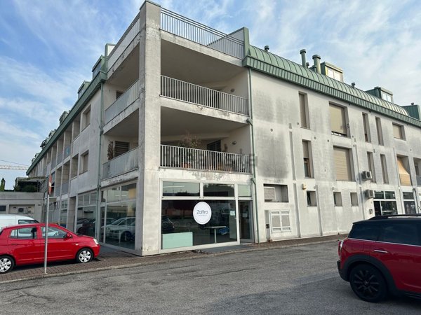 locale commerciale in vendita ad Istrana