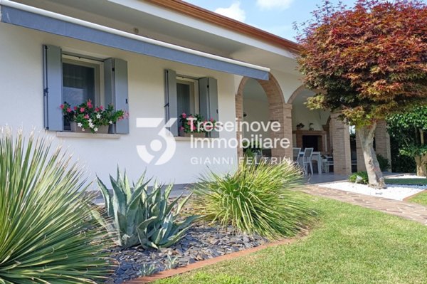 casa indipendente in vendita ad Istrana in zona Pezzan